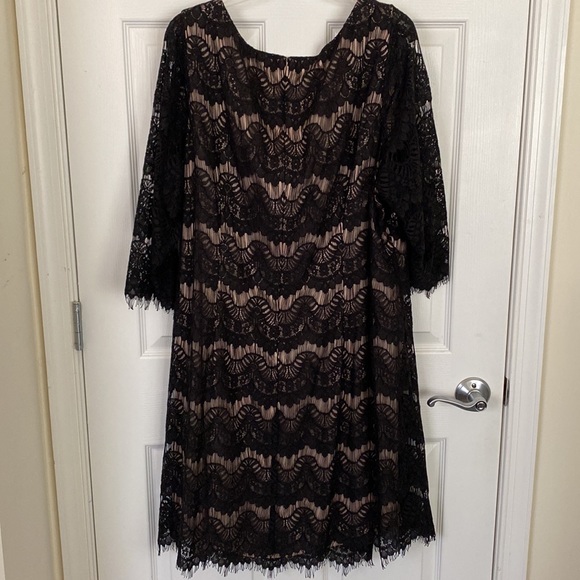 Jessica Howard Black Lace Overlay w/ Tan Lining Sheath Cocktail Dress Size 22W - Picture 7 of 8